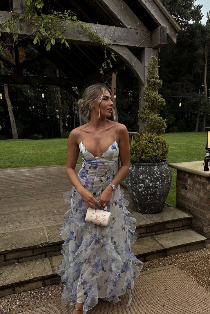 BLAIR | STYLIG RUFFLAD KLÄDNAD