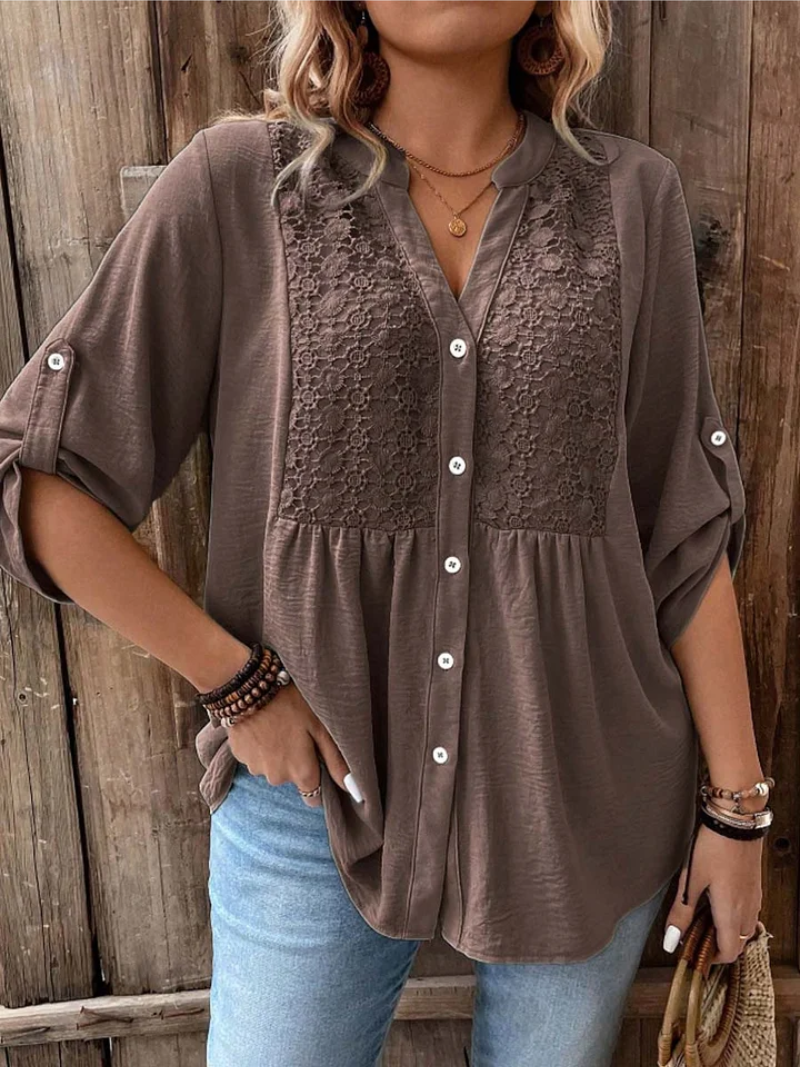 Noor – Blus med V-hals och knappar