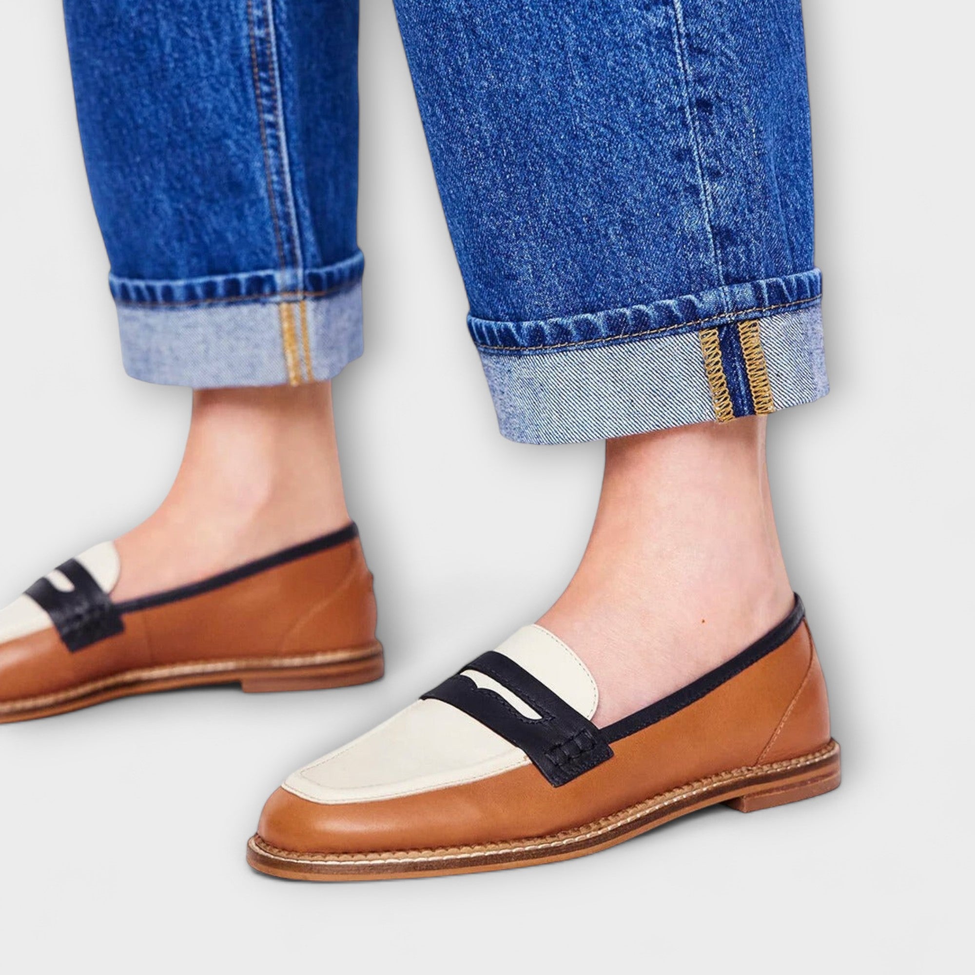 Oceane – Brun Loafer med rund tå och färgblockdesign